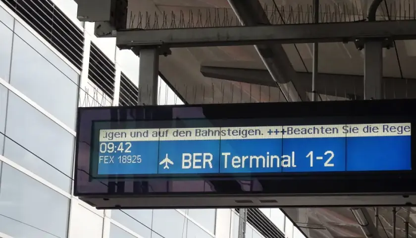 Jak dojechać na lotnisko Berlin Schönefeld - tanio i szybko