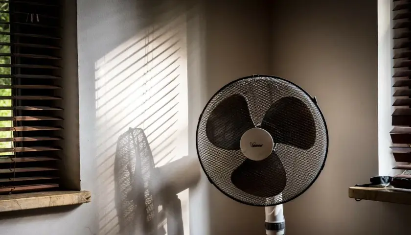 Ile prądu pobiera wiatrak? Zaskakujące fakty o zużyciu energii