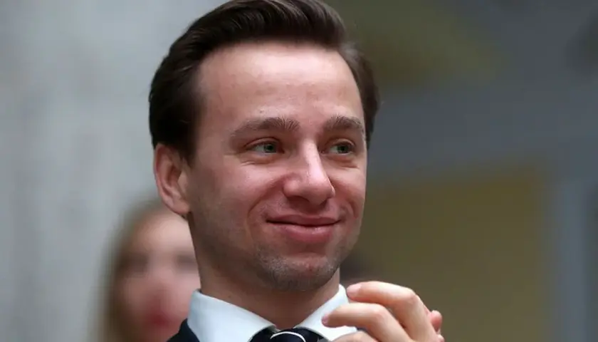 Czy Bosak ma wyższe wykształcenie? Zaskakujące fakty o jego edukacji