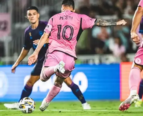Ile lat ma Messi? Zaskakujące fakty o jego wieku i karierze