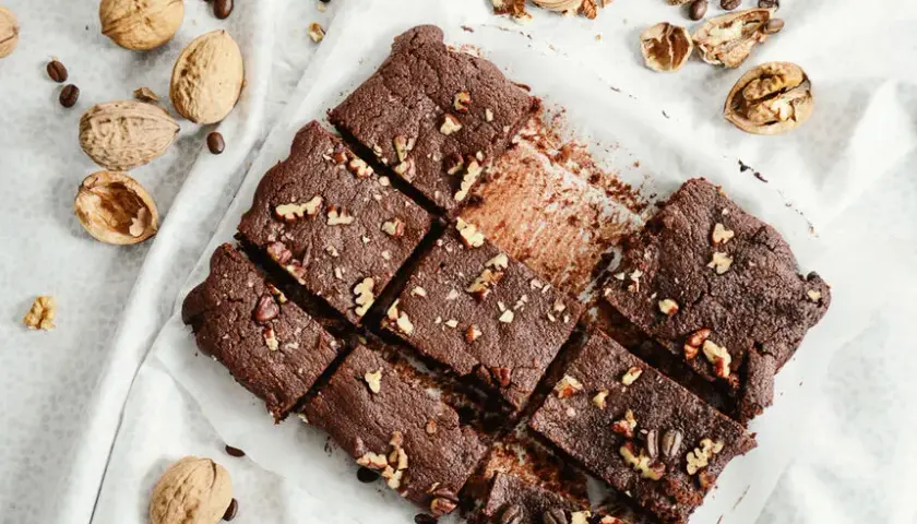 Mało kaloryczne brownie: przepis na pyszny i zdrowy deser