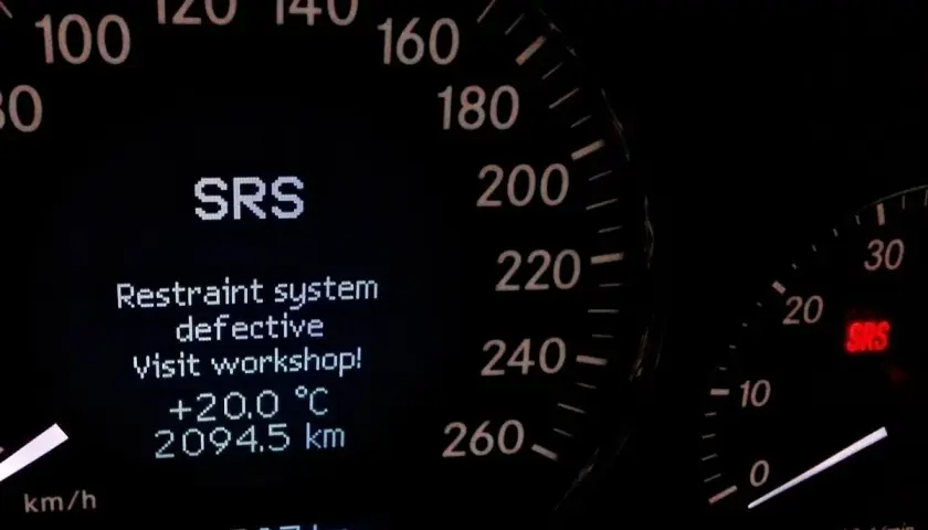 SRS w Mercedes-Benz: kluczowe informacje o działaniu i problemach systemu