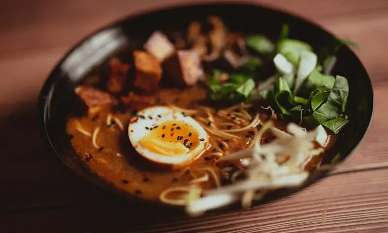 Jak zrobić ramen z rosołu - prosty przepis na pyszny posiłek