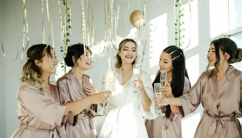 Makijaż na wesele jako gość – jak olśnić i przetrwać całą noc?