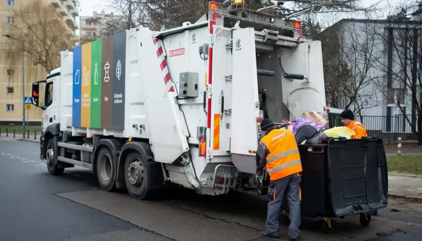 Ile kosztują śmieci w Warszawie? Nowe stawki i zniżki dla mieszkańców