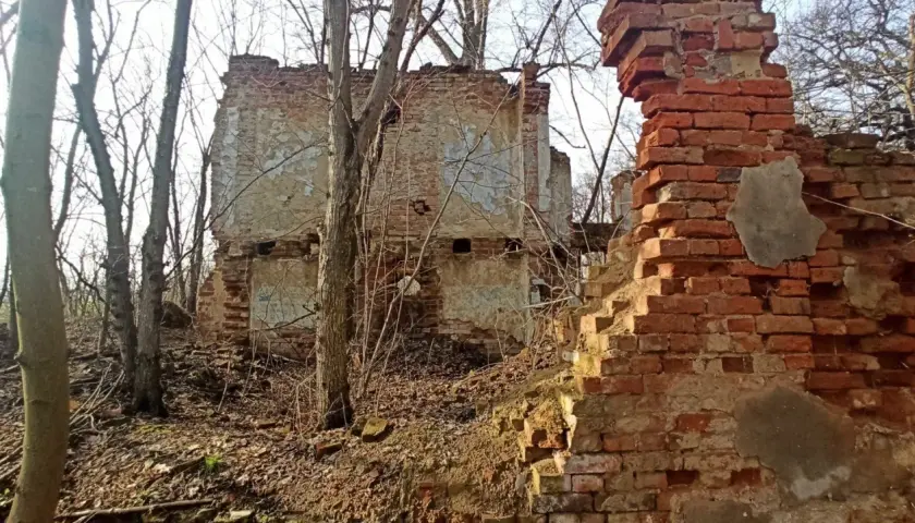 Dworek w Śmiłowie: Historia i tajemnice zabytkowego miejsca