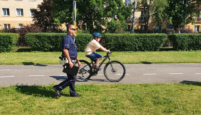 Czy można jeździć rowerem bez karty rowerowej? Sprawdź wymagania prawne