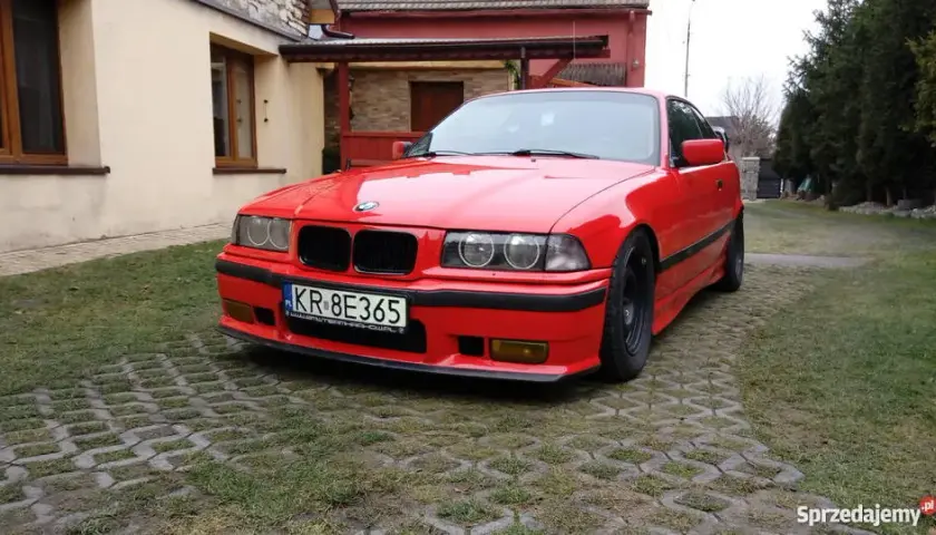 BMW E36 M-Pakiet – czy warto zainwestować w ten klasyczny model?
