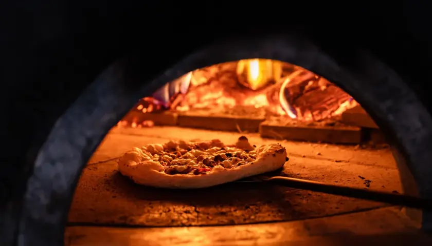 Jak zbudować piec do pizzy na drewno? Podpowiadamy