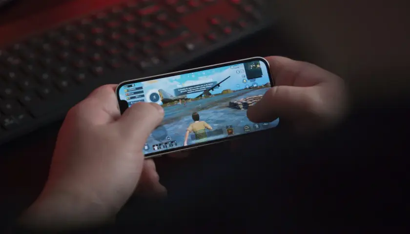 Psychologia użytkowników gier mobilnych – co naprawdę trzyma nas przy ekranie?