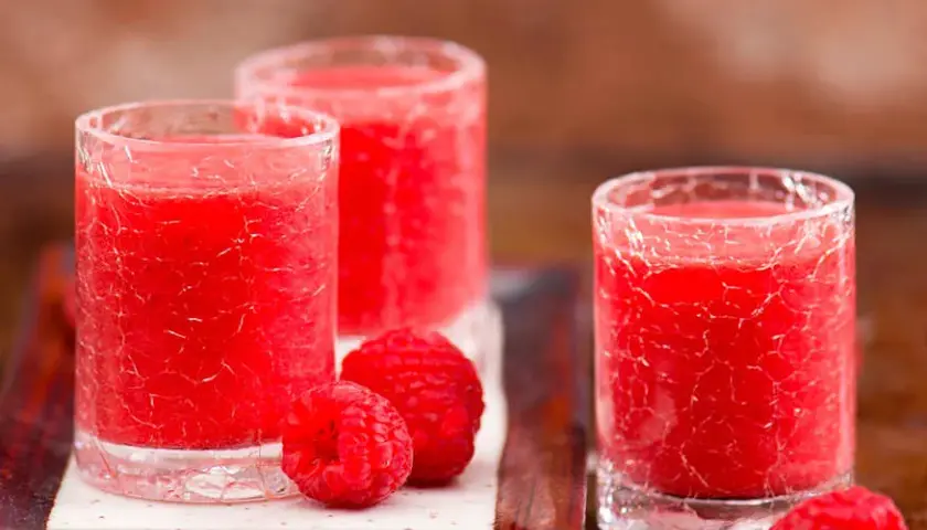 Najlepsze drinki z soplicą malinową, które zachwycą Twoich gości