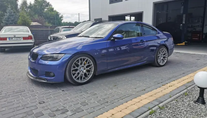 BMW E92 335d - szczegółowe informacje, osiągi i komfort użytkowania