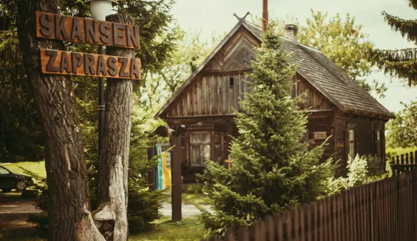 Skansen w Nowogrodzie – odkryj fascynującą historię i kulturę Kurpiowską