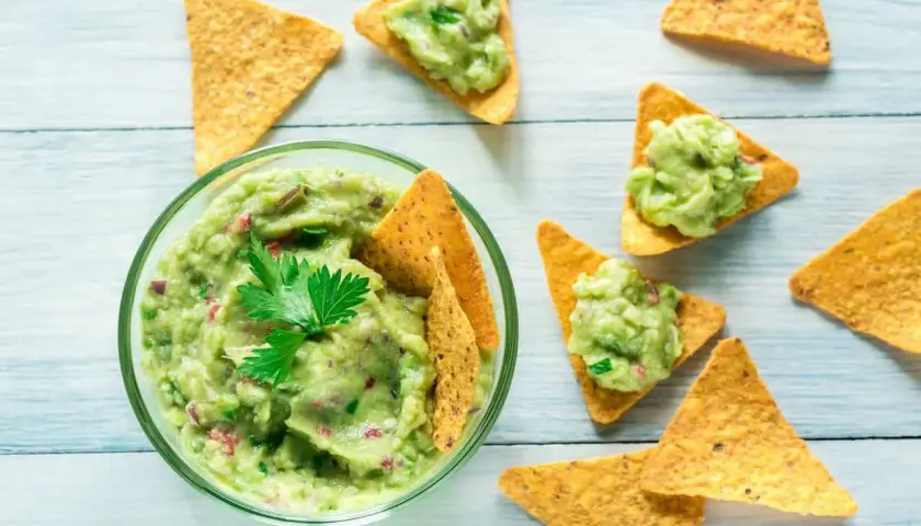 Cómo se hace el guacamole para nachos que sorprenderá a todos