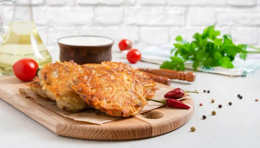 Ile kalorii mają placki ziemniaczane? Zaskakujące różnice w kaloryczności