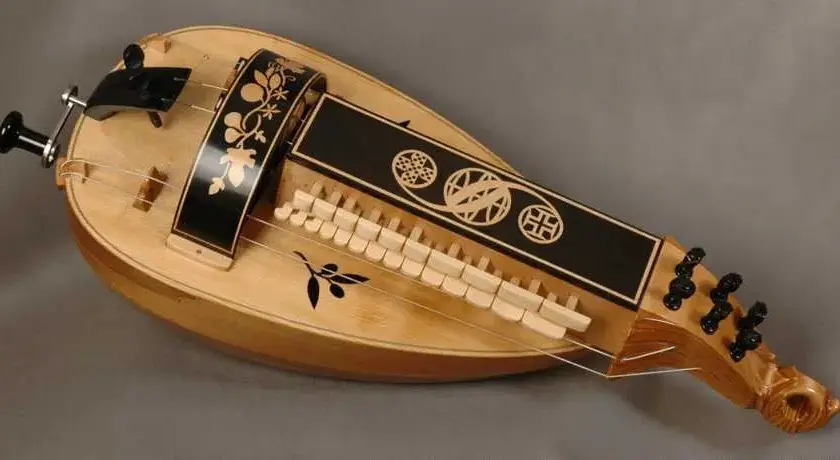 Lira korbowa - renesansowy instrument, który zachwycał samą królową Elżbietę