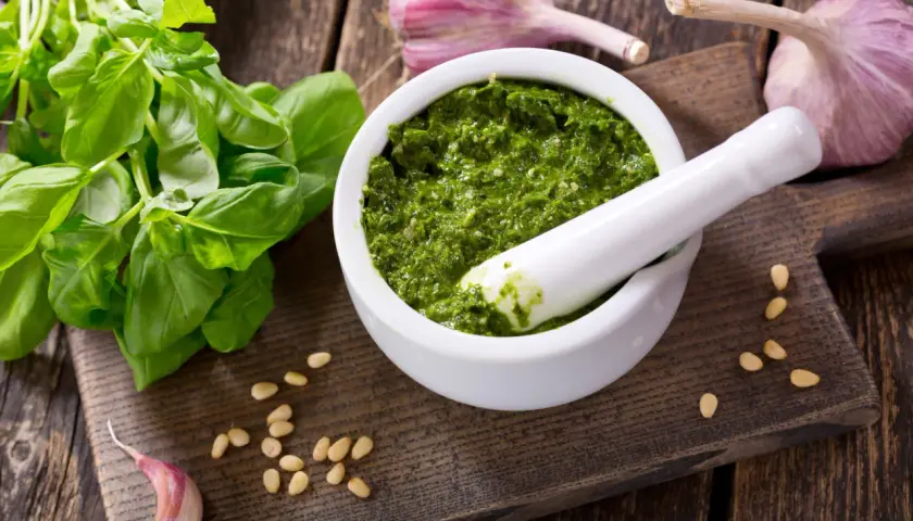 Jak zrobić dobre pesto – sekrety idealnego przepisu krok po kroku