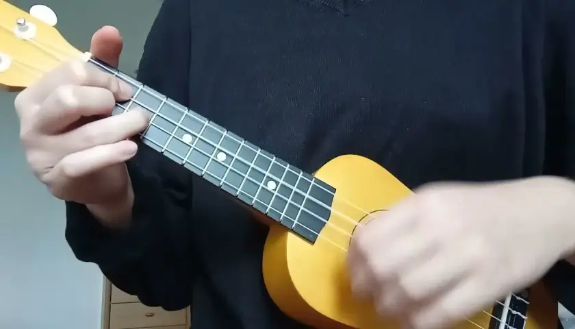 Jak łatwo zagrać na ukulele Hakuna Matata - prosty sposób dla każdego