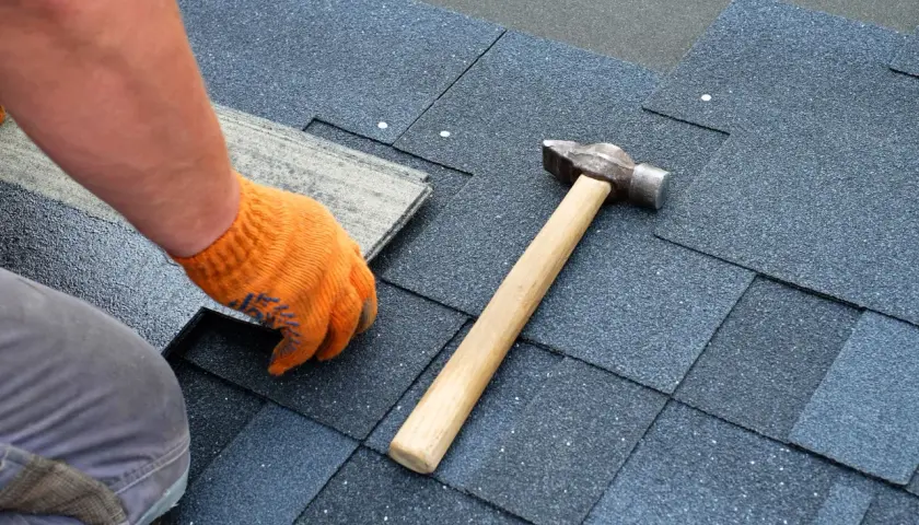 Czym uszczelnić dach? Skuteczne materiały i metody na przecieki