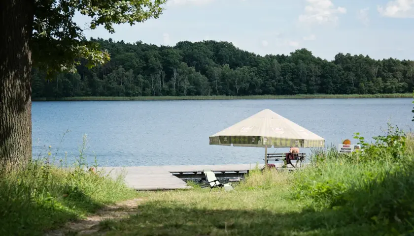 Wypoczynek nad jeziorem Lubuskie - idealne miejsca na relaks i zabawę