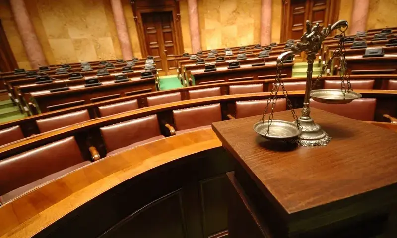 Wyłączenie jawności rozprawy – co to znaczy i jakie są konsekwencje?