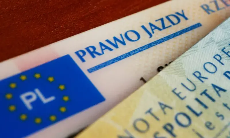Ile naprawdę kosztuje zrobienie prawa jazdy? Sprawdź wszystkie opłaty!