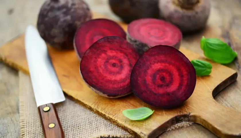 Jak ugotować buraki do sałatki, aby były pyszne i zdrowe