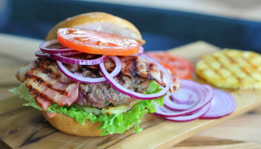 Co do hamburgera: Kluczowe składniki i sekrety idealnego smaku