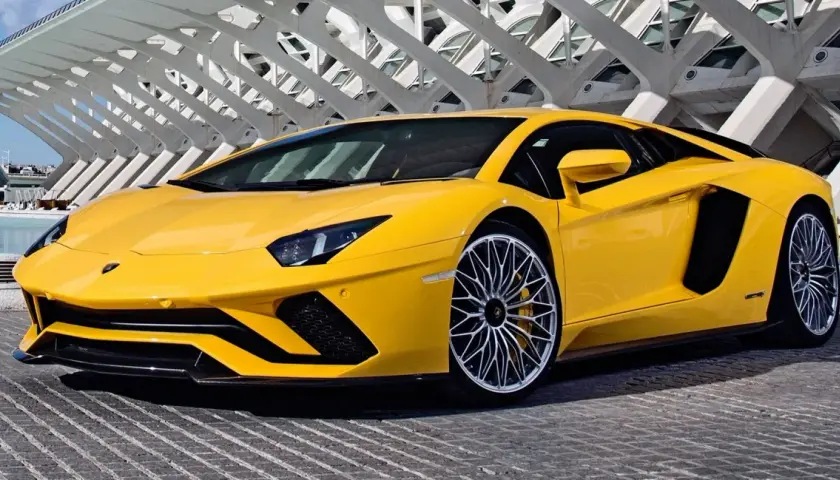 Ile koni ma Lamborghini Aventador? Odkryj moc i osiągi modeli