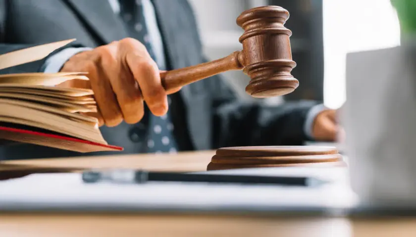 Dwa zajęcia komornicze od jednego komornika: Co to oznacza?