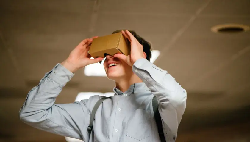 Jak oglądać filmy VR na telefonie: 7 prostych kroków i trików