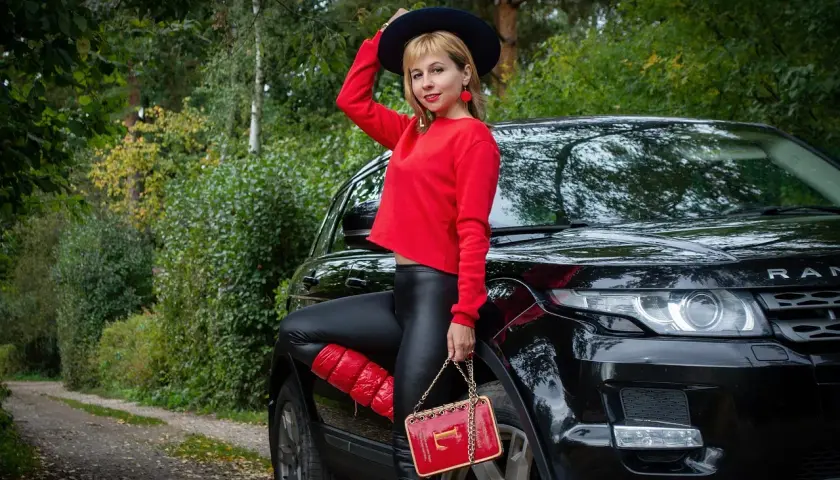 Moda: Jak stylizować legginsy i bieliznę modelującą