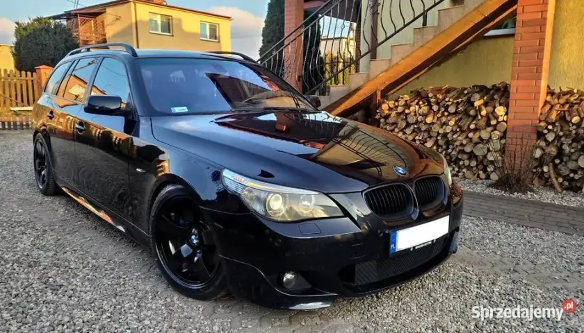 BMW E61 z M-Pakietem - odkryj jego cechy, osiągi i opinie użytkowników