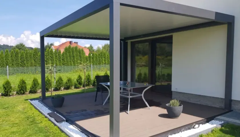 Prosta pergola na tarasie – praktyczny poradnik bez kosztownych błędów