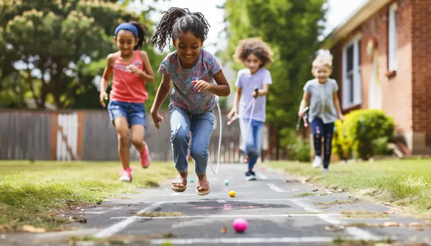 10 gier z dzieciństwa, które nadal bawią tak samo jak kiedyś