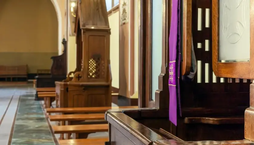 Gdzie najlepiej się wyspowiadać w Warszawie? Sprawdź polecane kościoły i godziny spowiedzi