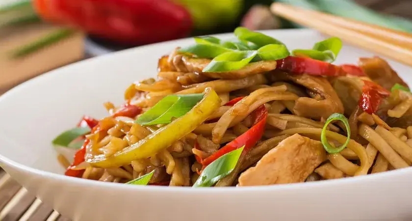 Co do pad thai: prosty przepis na idealne danie z Tajlandii