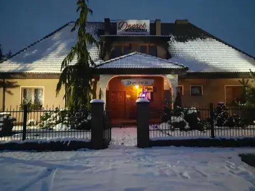 Dworek Zawadzkich Kruszyn - idealne miejsce na relaks i smakowite dania