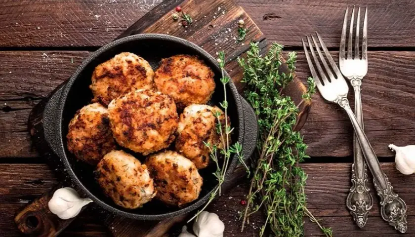 Jakie przyprawy do kotletów mielonych, aby były smaczniejsze i soczyste