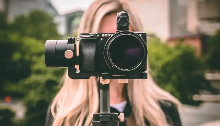 Najlepsze spoty reklamowe: 5 inspirujących przykładów i analiza