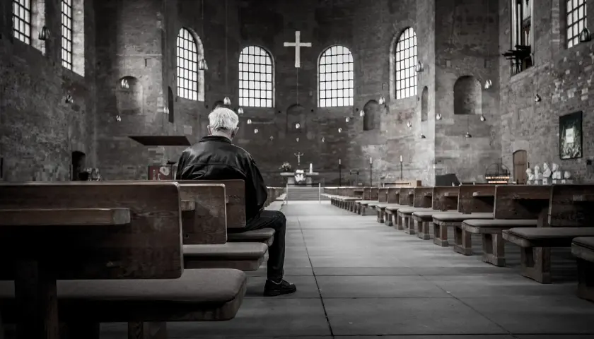 Kiedy jest czytanie na mszy? Poznaj ważne momenty liturgii