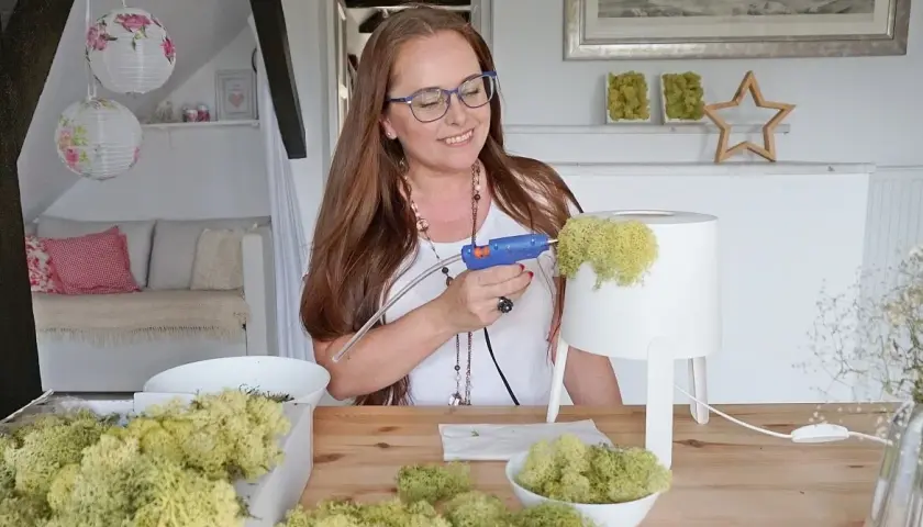 Abażur decoupage krok po kroku: stwórz unikalną lampę DIY!