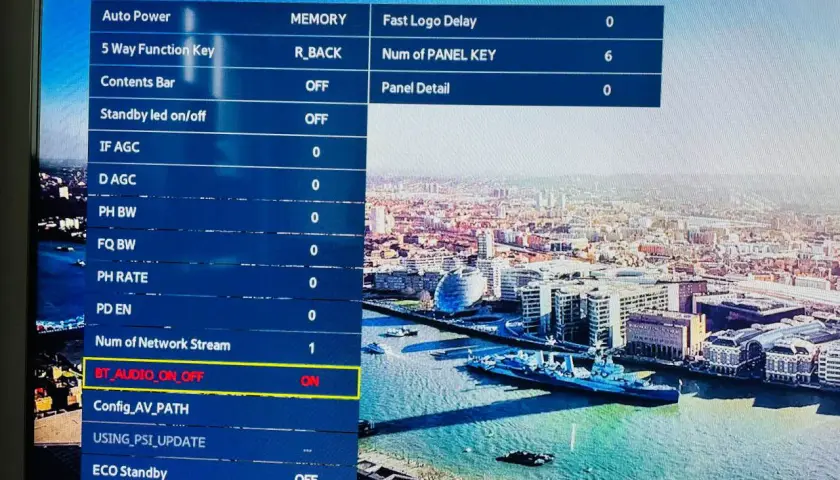 Jak podłączyć słuchawki bezprzewodowe do telewizora Samsung bez problemów