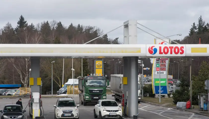 Stacja Lotos Genowefa: kompleksowe usługi i paliwa w Konińskiem