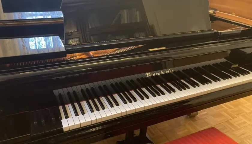 Różnice między fortepianem a pianinem - przewodnik