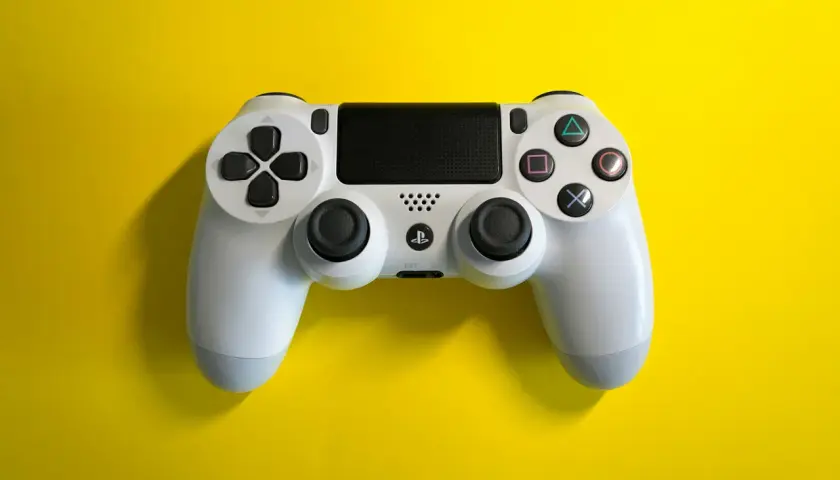 Metawersum przy joysticku – dokąd zmierzają gry online?