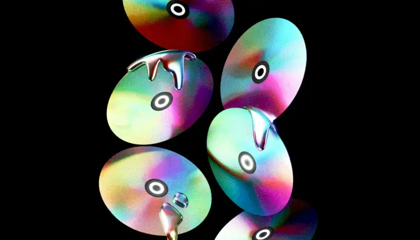 Tęczowe płyty CD, jakby stopione, z metalicznymi kroplami spływającymi po ich powierzchni. Dźwięk w formacie flac rozpływa się w tęczowym blasku.
