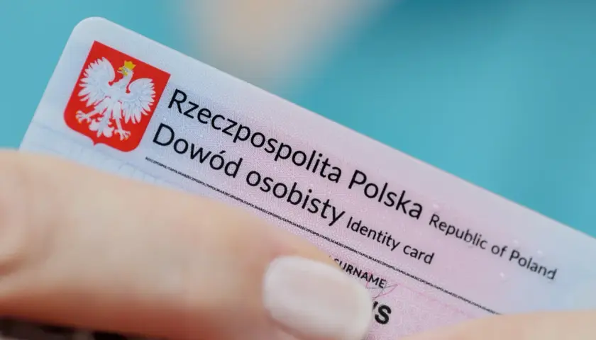 Dowód osobisty Rzeczypospolitej Polskiej. Zastrzeżenie PESEL chroni przed wyłudzeniem kredytu.