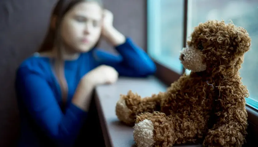 Jak walczyć z depresją u dziecka: 10 skutecznych metod pomocy