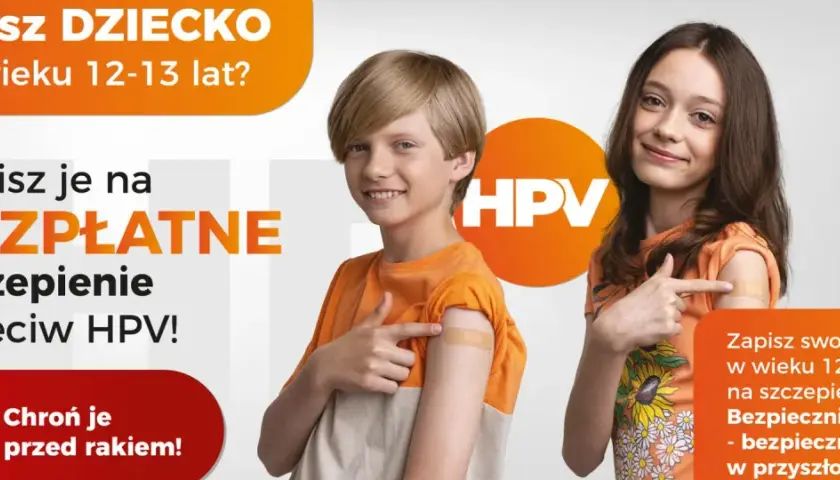 Dzieci po szczepieniu przeciw HPV, z plastrem na ramieniu. Kampania informuje o bezpłatnym szczepieniu, chroniącym przed rakiem.